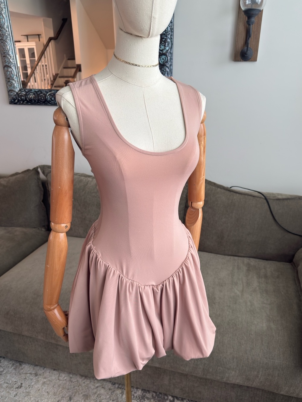 WeWoreWhat Deep V Waist Bubble Mini Dress in Blush/Pink | Size S - Picture 4 of 14